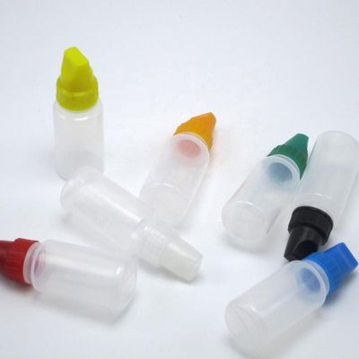 Op maat gemarkeerde 12 ml LDPE Squeeze Eye Dropper flessen voor farmaceutische producten bij GMP Company