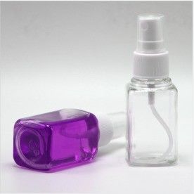 Duidelijke handreiniger lekvrije flessen met een capaciteit van 30 ml en een fijn mistsproeikwart